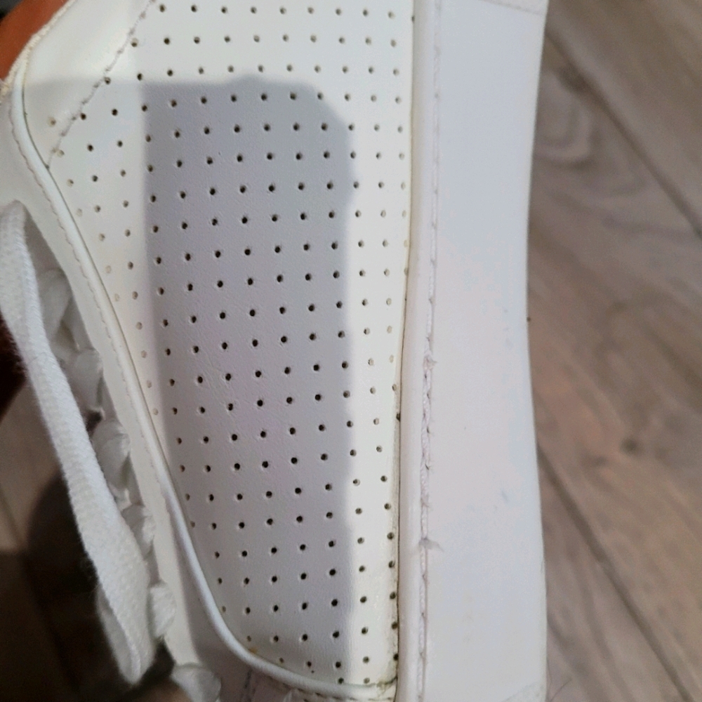 STEVE MADDEN White Sneakers